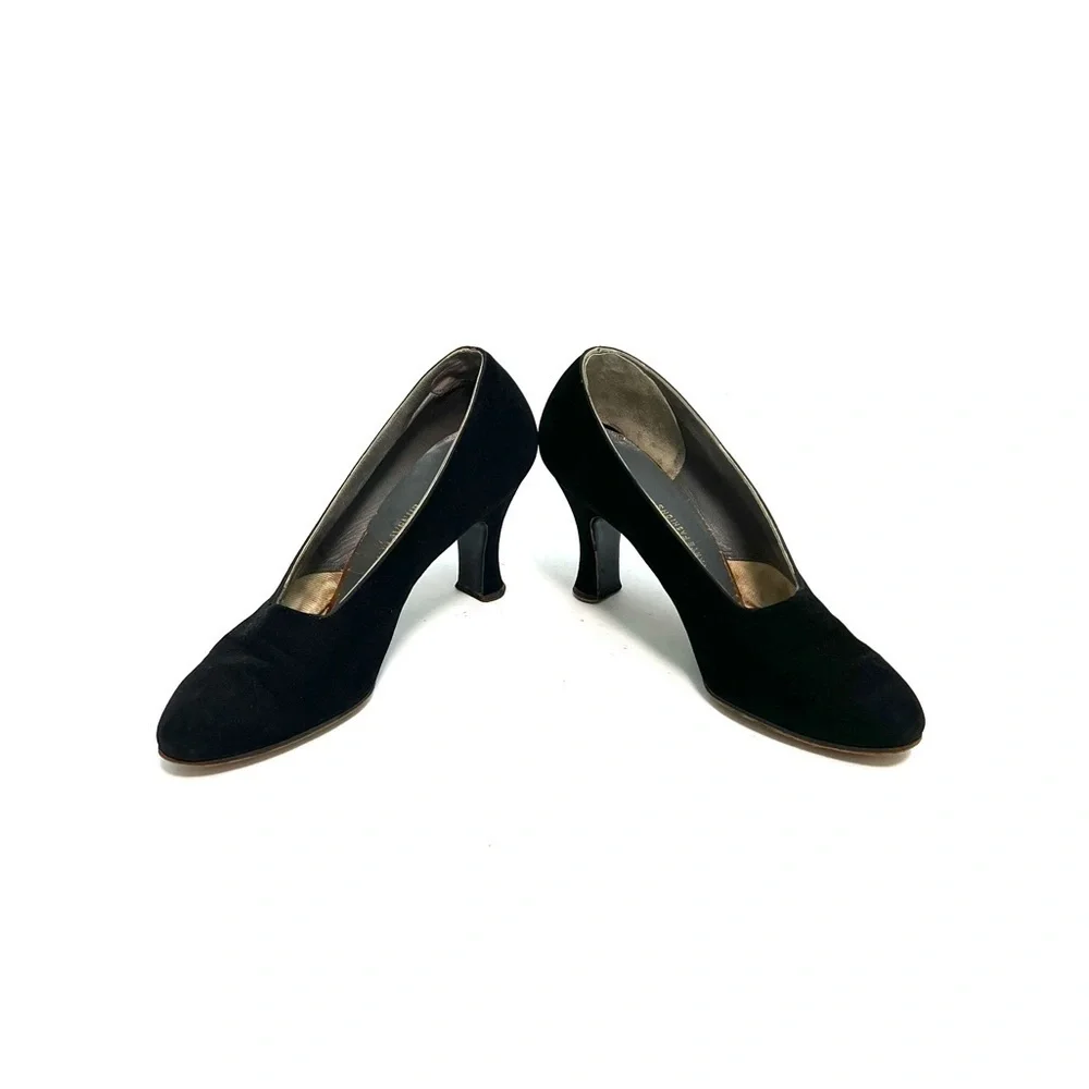 Vintage 1950s black suede classic slip on pumps